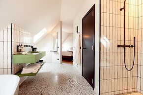 U Eat & Sleep Antwerp