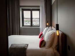 U Eat & Sleep Antwerp