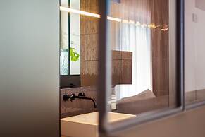 U Eat & Sleep Antwerp