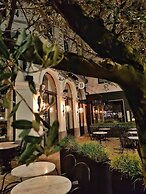 U Eat & Sleep Antwerp