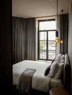 U Eat & Sleep Antwerp