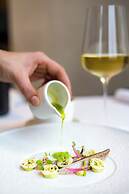 U Eat & Sleep Antwerp