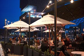 U Eat & Sleep Antwerp