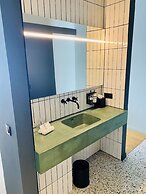 U Eat & Sleep Antwerp