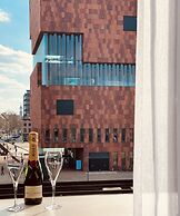 U Eat & Sleep Antwerp