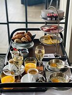 U Eat & Sleep Antwerp