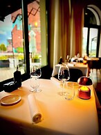 U Eat & Sleep Antwerp