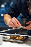 U Eat & Sleep Antwerp