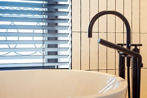 U Eat & Sleep Antwerp