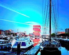 U Eat & Sleep Antwerp