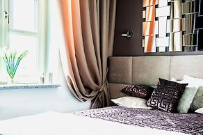 Platinum Apartment by PLA