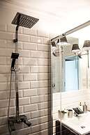 Platinum Apartment by PLA