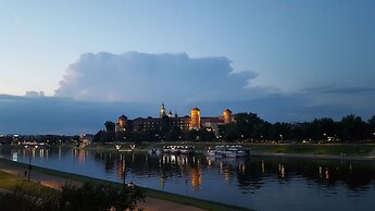 Platinum Apartment by PLA