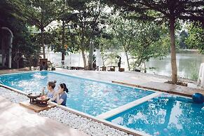 The Antique Riverside
