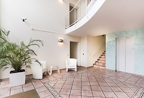 Parkside Apartment House