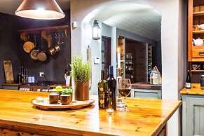 Mount High Luxury Country Lodge