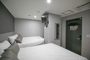 Philstay Myeongdong Station - Hostel