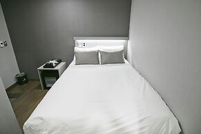 Philstay Myeongdong Station - Hostel