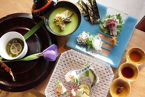 HATCHi Kanazawa - Hostel