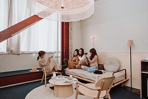 HATCHi Kanazawa - Hostel