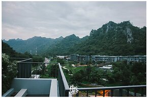 The Valley Khaoyai by Atkarut