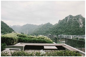 The Valley Khaoyai by Atkarut