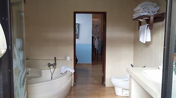 Aahh Bali Bed and Breakfast