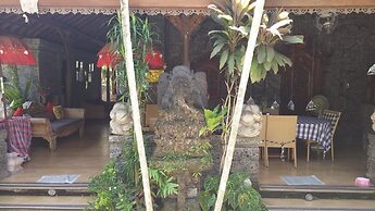 Aahh Bali Bed and Breakfast