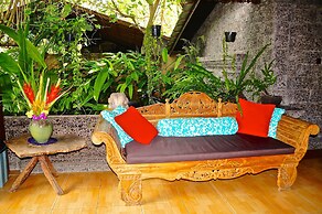 Aahh Bali Bed and Breakfast