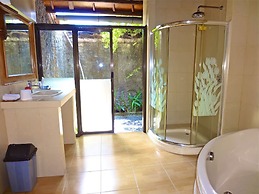 Aahh Bali Bed and Breakfast