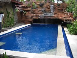 Aahh Bali Bed and Breakfast