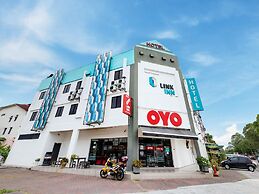 Super OYO 246 Link Inn