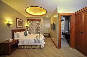 Paragon Hotel and Suites