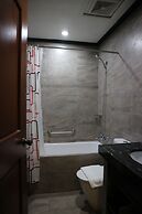 Paragon Hotel and Suites