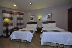 Paragon Hotel and Suites