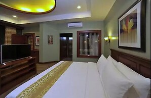 Paragon Hotel and Suites