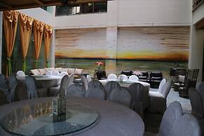 Paragon Hotel and Suites