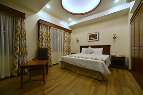 Paragon Hotel and Suites