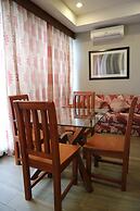 Paragon Hotel and Suites