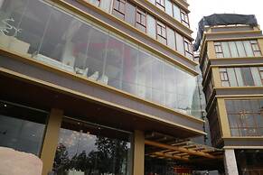 Paragon Hotel and Suites