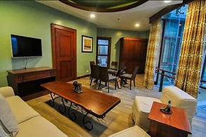 Paragon Hotel and Suites