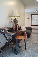 Paragon Hotel and Suites