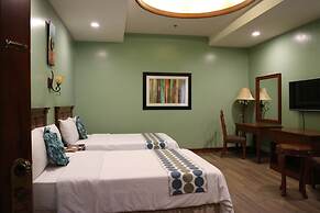 Paragon Hotel and Suites