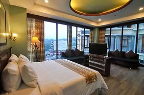 Paragon Hotel and Suites