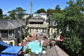 Brass Key Guesthouse - Adults Only