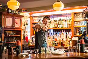 Brass Key Guesthouse - Adults Only