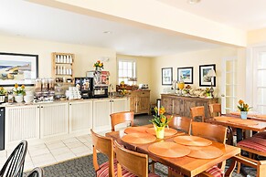 Brass Key Guesthouse - Adults Only