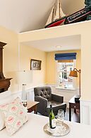 Brass Key Guesthouse - Adults Only