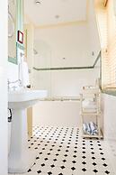 Brass Key Guesthouse - Adults Only