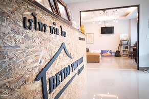 Retro Twin Home at Maesot